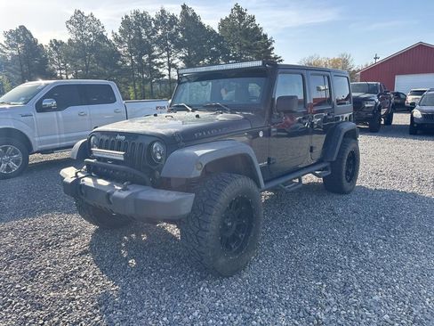 Used 2011 Jeep Wrangler Unlimited Rubicon w/ Connectivity Group image 7