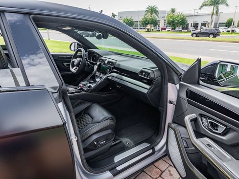 Used 2023 Lamborghini Urus S AWD/4WD image 35