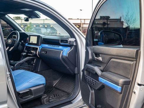 Used 2024 Toyota Tacoma TRD Sport image 13