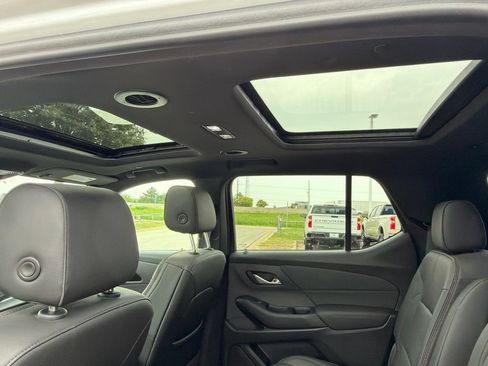 Used 2023 Chevrolet Traverse RS w/ LPO, Floor Liner Package AWD/4WD image 18