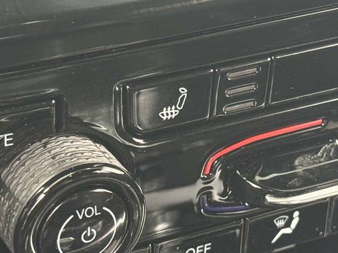 New 2025 Jeep Grand Cherokee Limited image 35