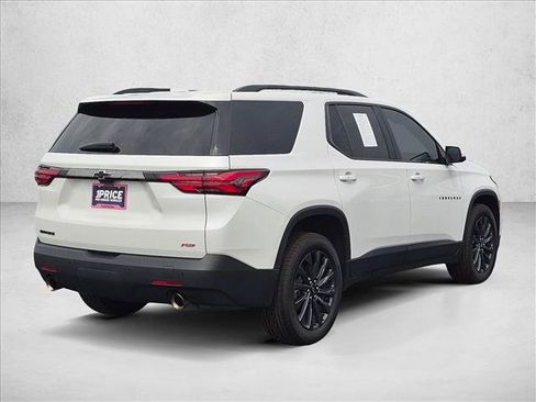 Used 2022 Chevrolet Traverse RS FWD image 5