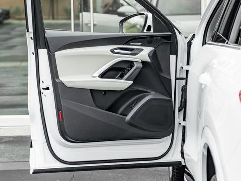 New 2025 Audi Q5 Premium Plus image 11