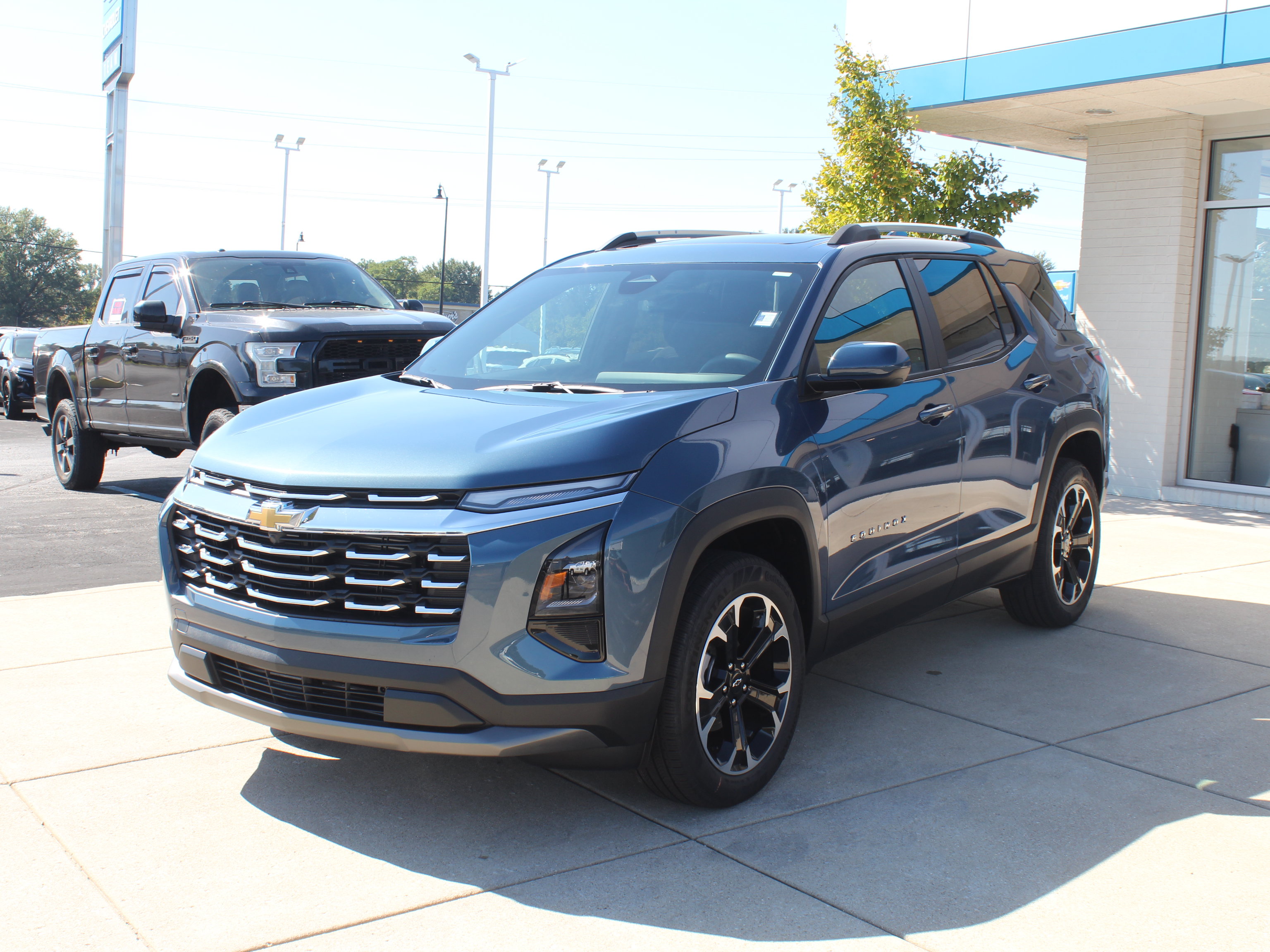 New 2027 Chevrolet Equinox LT AWD/4WD image 9