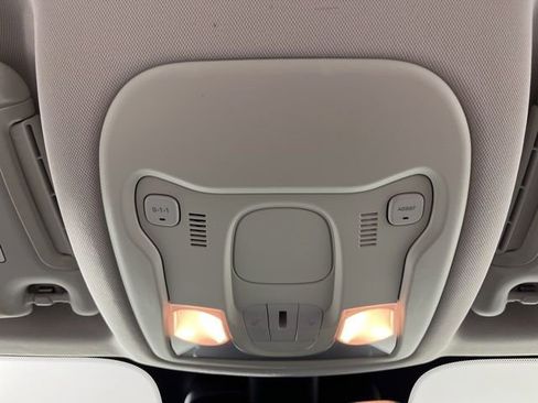 Used 2016 Jeep Renegade Latitude image 32