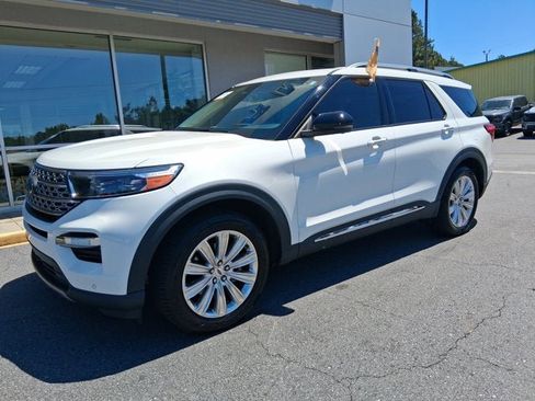 Certified 2023 Ford Explorer Limited w/ Limited Technology Package RWD image 2