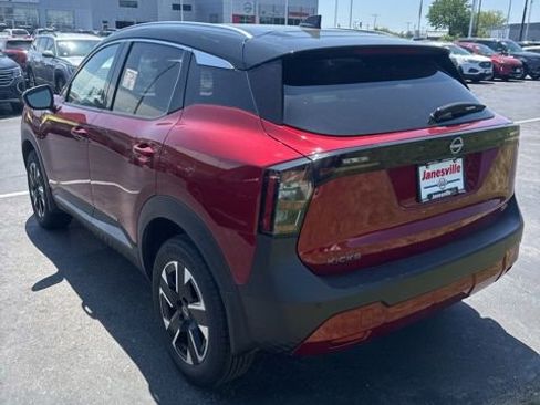 Used 2025 Nissan Kicks SR FWD image 3