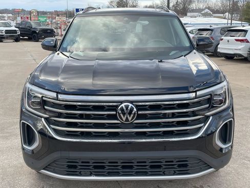 Used 2024 Volkswagen Atlas SE w/ Panoramic Sunroof Package image 7