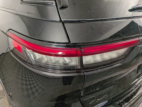 New 2025 Jeep Grand Cherokee Altitude image 13