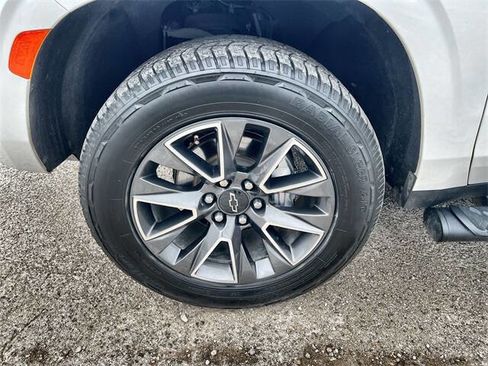 Used 2022 Chevrolet Tahoe Z71 w/ Z71 Off-Road Package image 32