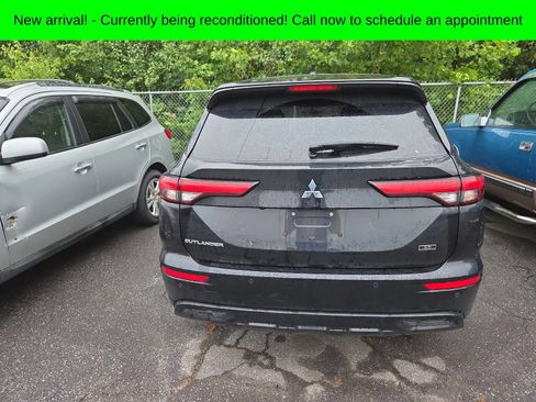 Used 2023 Mitsubishi Outlander SE Black Edition AWD/4WD image 4