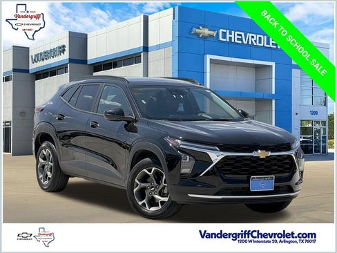 Used 2025 Chevrolet Trax LT w/ LT Convenience Package FWD image 1
