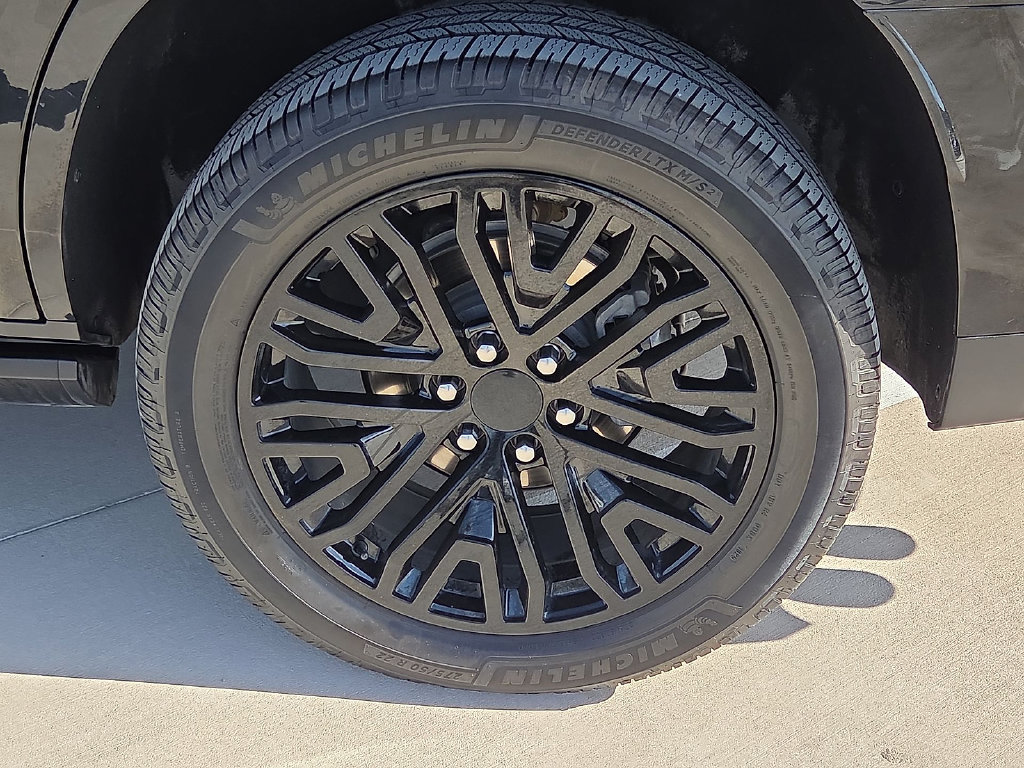 Used 2023 GMC Yukon Denali RWD image 11