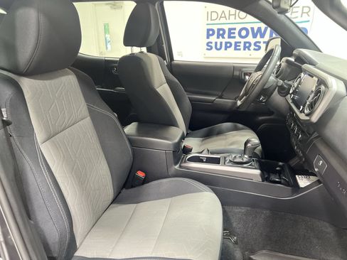 Used 2021 Toyota Tacoma TRD Sport AWD/4WD image 22