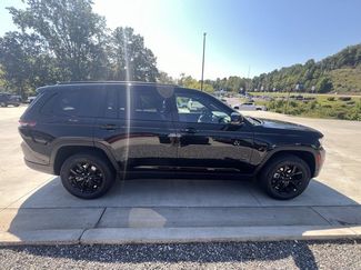 New 2025 Jeep Grand Cherokee L Altitude video 2