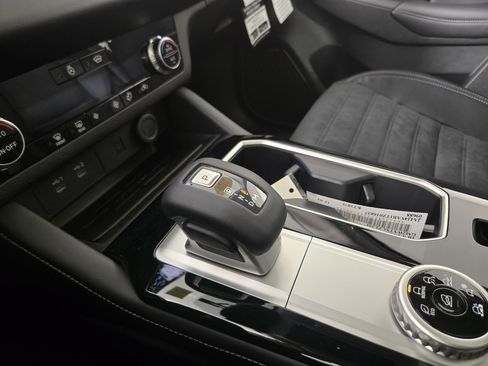 New 2026 Mitsubishi Outlander SE image 24