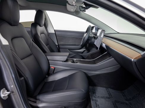 Used 2018 Tesla Model 3 Performance image 25