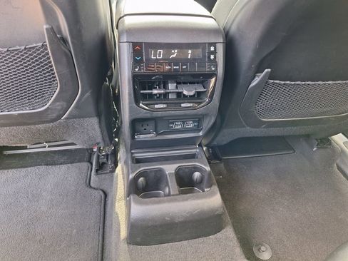 Used 2023 Jeep Grand Cherokee L Limited image 10