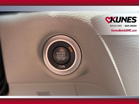 Used 2023 Chrysler Pacifica Touring-L FWD image 33