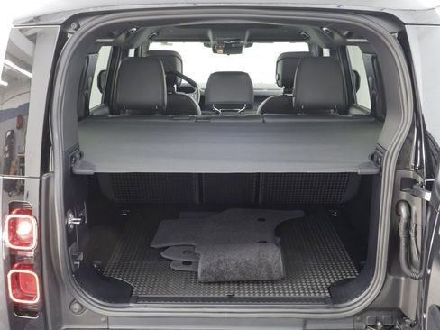 Certified 2025 Land Rover Defender 110 X-Dynamic SE AWD/4WD image 18