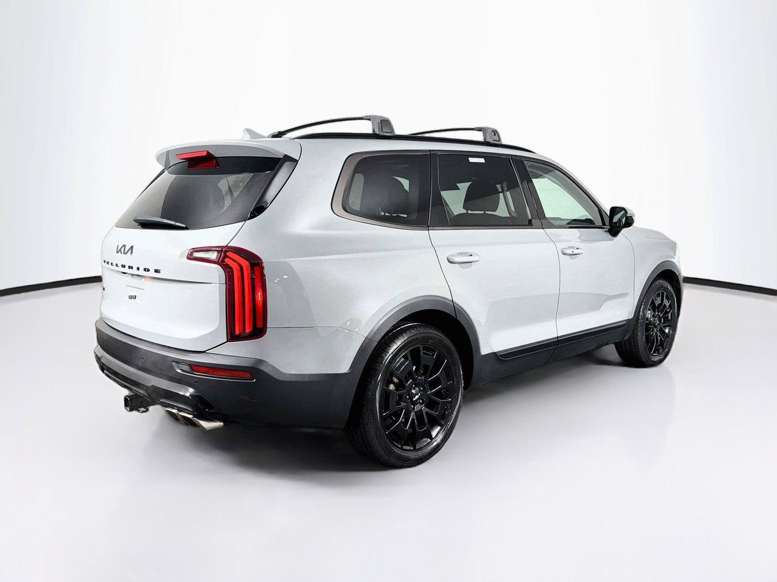 Used 2022 Kia Telluride SX w/ Nightfall Edition Package AWD/4WD image 11