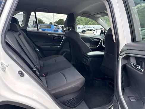 Used 2024 Toyota RAV4 XLE AWD/4WD image 15