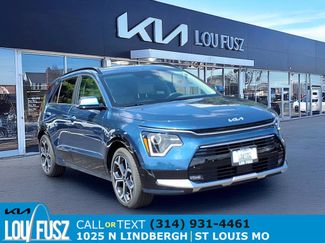 Used 2025 Kia Niro EX Touring FWD video 1