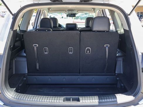 Used 2022 Kia Telluride LX AWD/4WD image 16