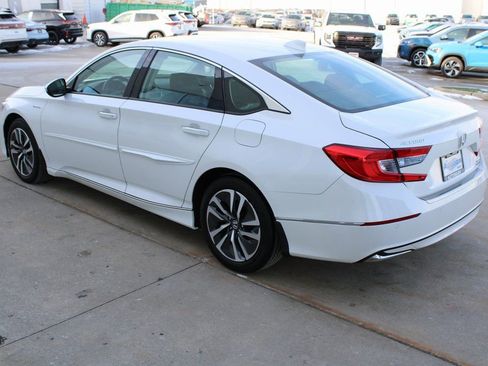 Used 2019 Honda Accord Touring image 4