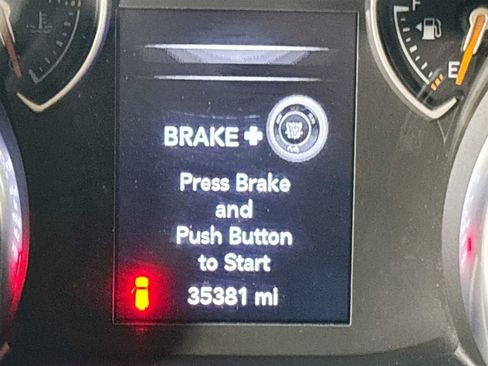 Used 2018 Jeep Wrangler Sport image 14