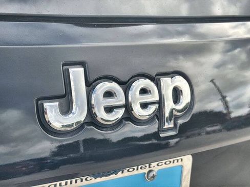 Used 2021 Jeep Grand Cherokee Laredo RWD image 30