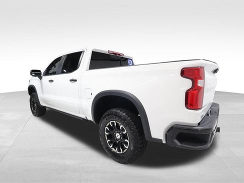 Used 2024 Chevrolet Silverado 1500 ZR2 w/ Technology Package AWD/4WD image 2
