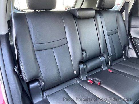 Used 2016 Nissan Rogue SL w/ SL Premium Package image 19