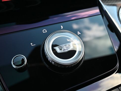 Used 2025 Cadillac Escalade V image 28