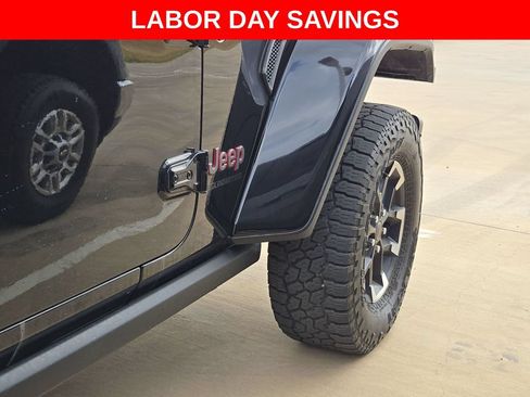 Used 2024 Jeep Gladiator Rubicon AWD/4WD image 3