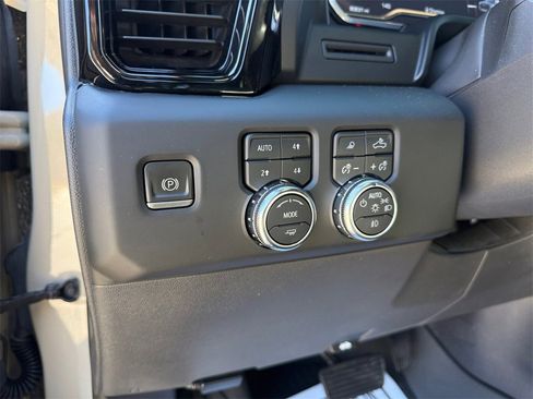 Used 2022 GMC Sierra 1500 AT4 w/ Sierra Safety Plus Package image 19