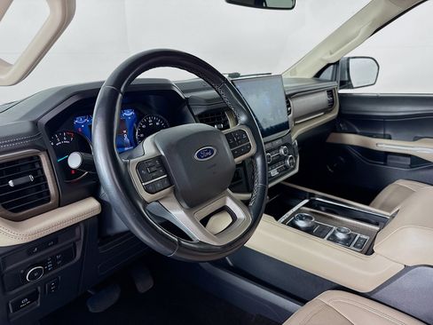 Used 2022 Ford Expedition Limited image 8