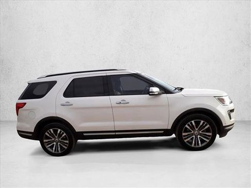 Used 2019 Ford Explorer Platinum image 5