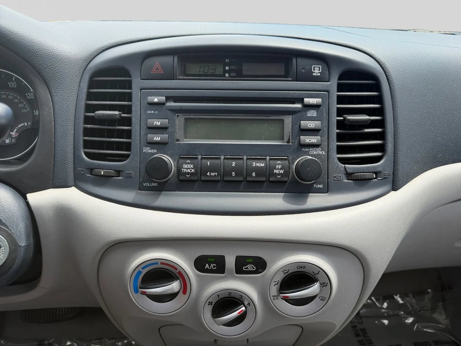 Used 2006 Hyundai Accent GLS FWD image 21