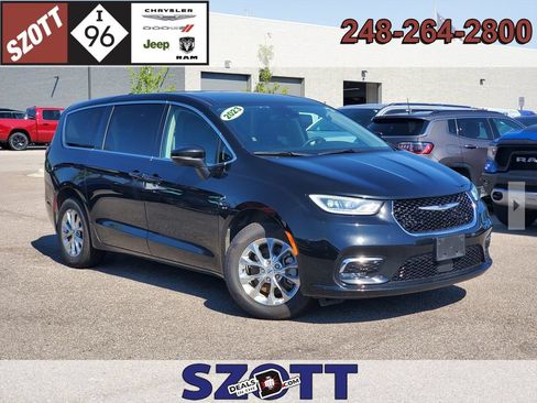 Used 2023 Chrysler Pacifica Touring-L AWD/4WD image 1