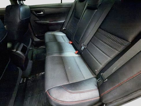 Used 2015 Toyota Camry SE FWD image 13
