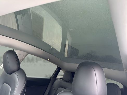 Used 2022 Tesla Model Y Performance image 10