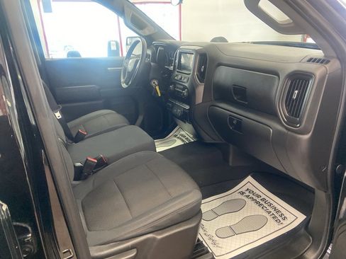 Used 2019 Chevrolet Silverado 1500 Custom w/ Custom Value Package image 19