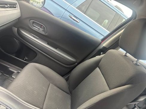 Used 2017 Honda HR-V LX image 14