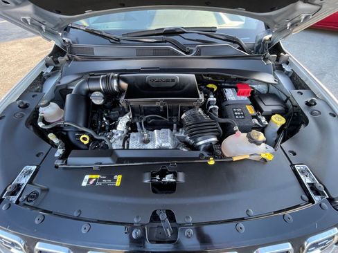 Used 2025 Jeep Compass Limited image 33