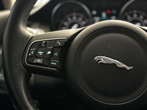 Used 2019 Jaguar E-PACE S image 31