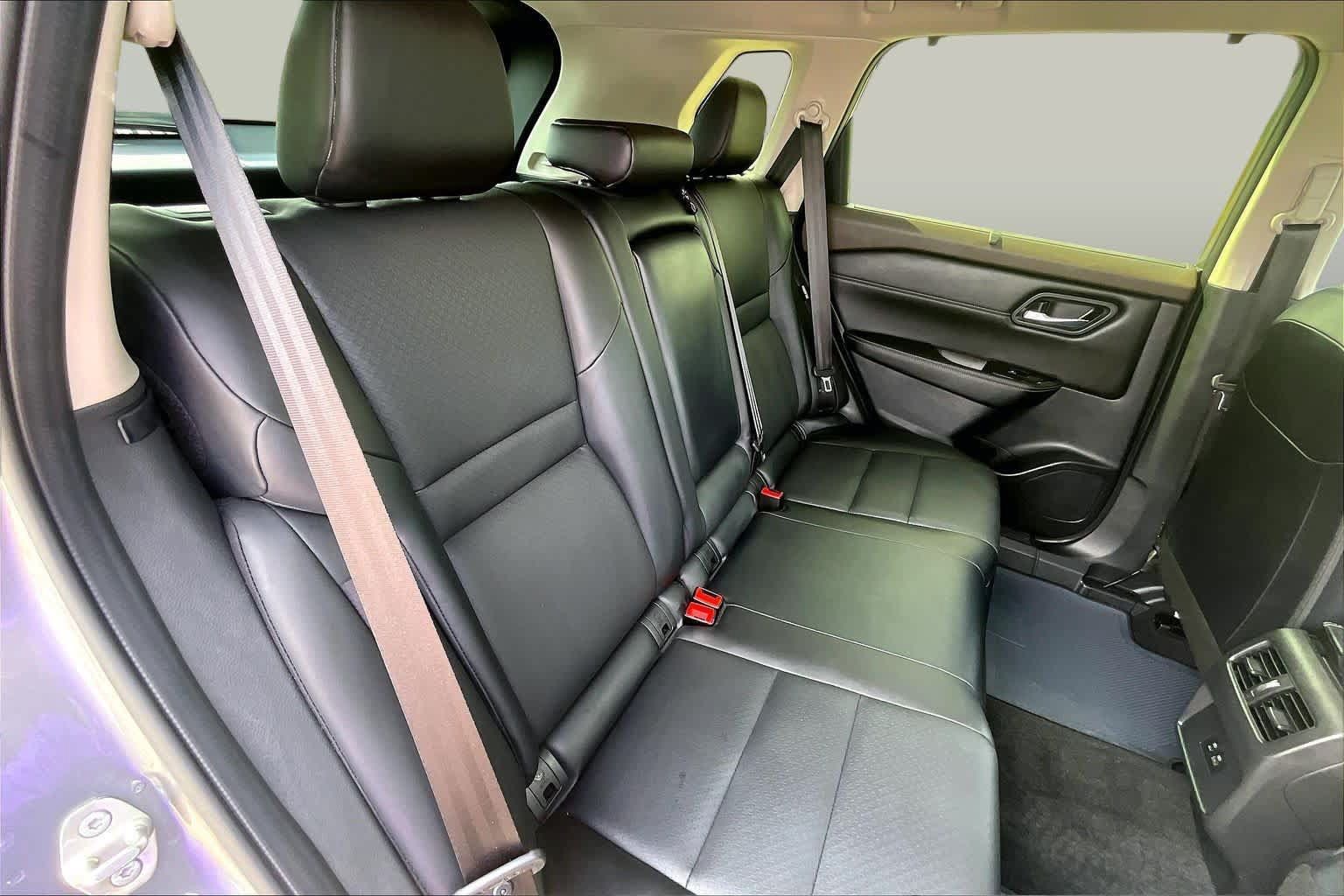 Used 2023 Nissan Rogue SV w/ SV Premium B Package FWD image 20