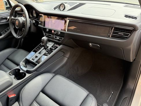 New 2025 Porsche Macan GTS image 22