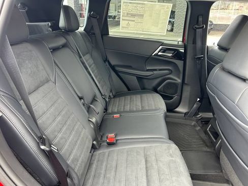 Used 2025 Mitsubishi Outlander SE AWD/4WD image 36