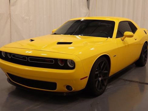 Certified 2018 Dodge Challenger R/T w/ Driver Convenience Group image 6